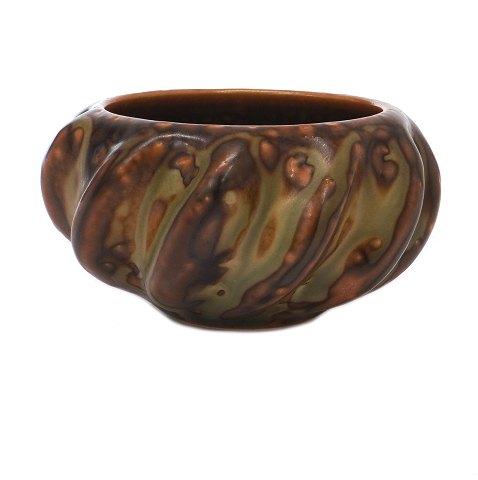 Axel Salto for Royal Copenhagen Sung glazed stoneware bowl 20681. H: 5,3cm. D: 10,5cm