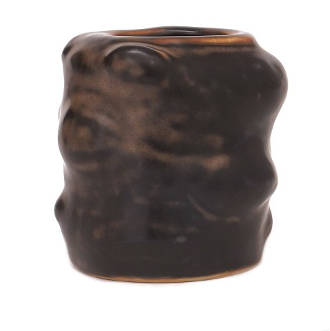 Salto vase. Axel Salto for Royal Copenhagen  stentøjsvase i med bjørneglasur 21474. Signeret Salto. H: 8,5cm