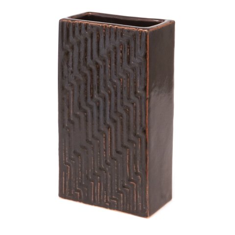 Eva Stæhr-Nielsen for Royal Copenhagen firkantet stentøjsvase med mønster i relief 22326. H: 25,5cm