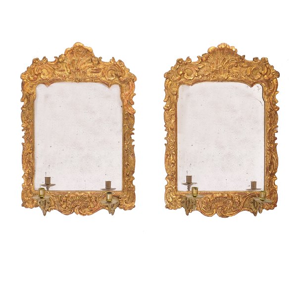 Pair of Danish mid 18th century gilt mirrors. Size: 67x44cm